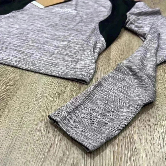 The North Face Women’s Long Sleeve Top, Small - Picture 3 of 8